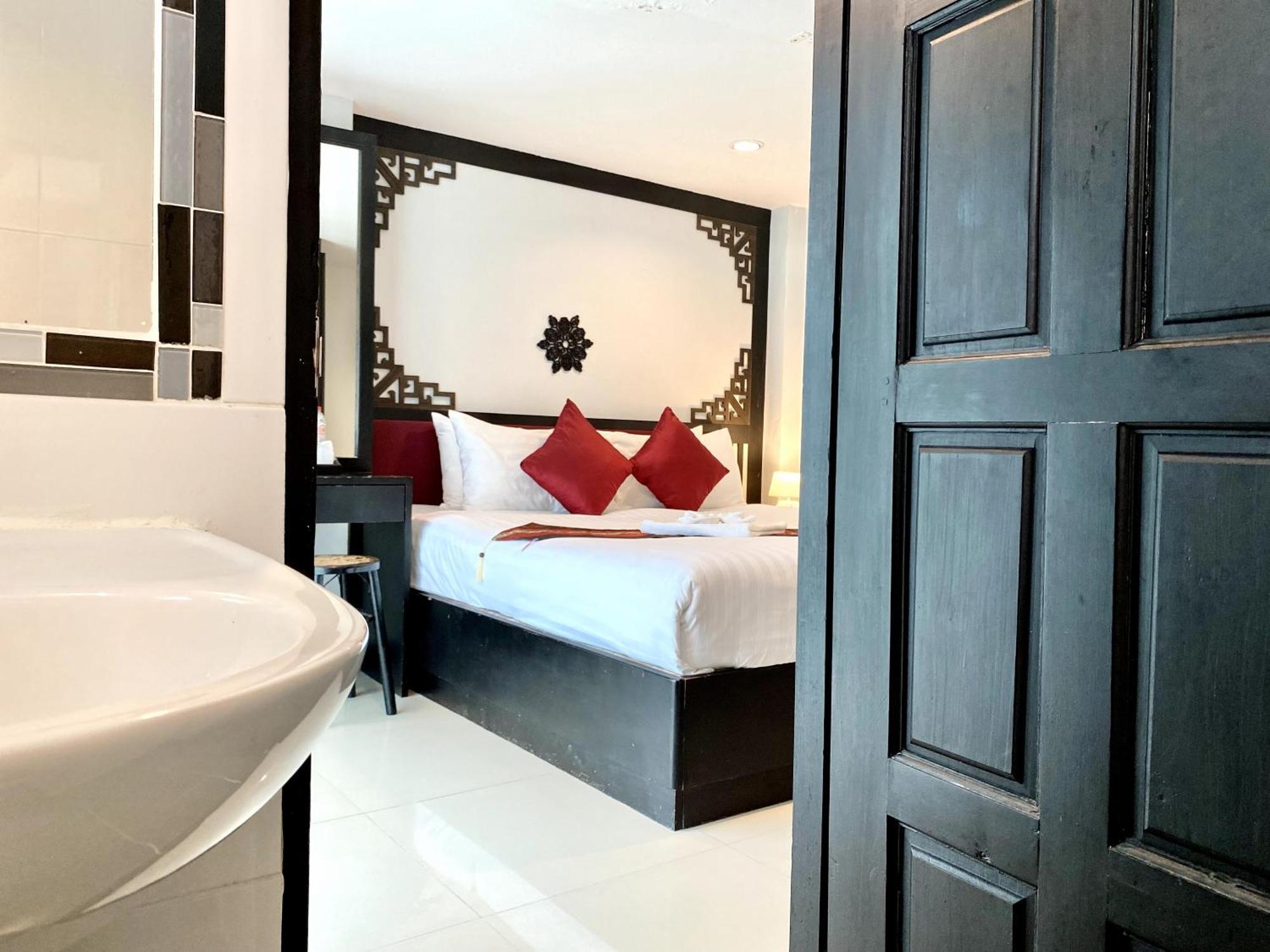 Sunray Beach Hotel Patong 外观 照片